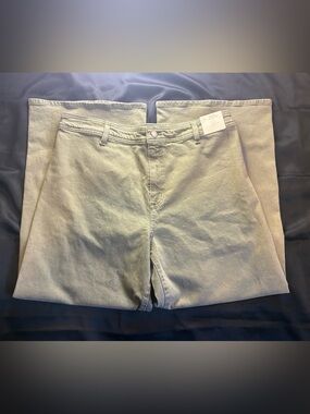 Women's High Rise Sailor Wide
Leg Ankle Jeans Universal
Thread Green Size 16 NWT